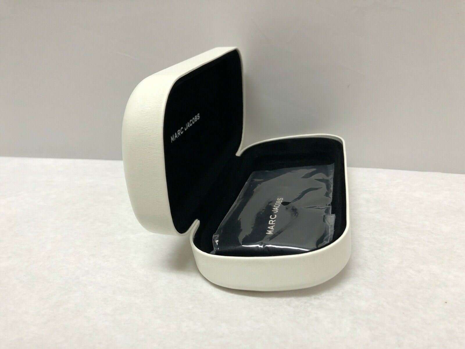 Marc Jacobs White Optical Eyeglasses Hard Case | KMOPT-47 DIAGNOSTIC ULTRASOUND MACHINES FOR SALE