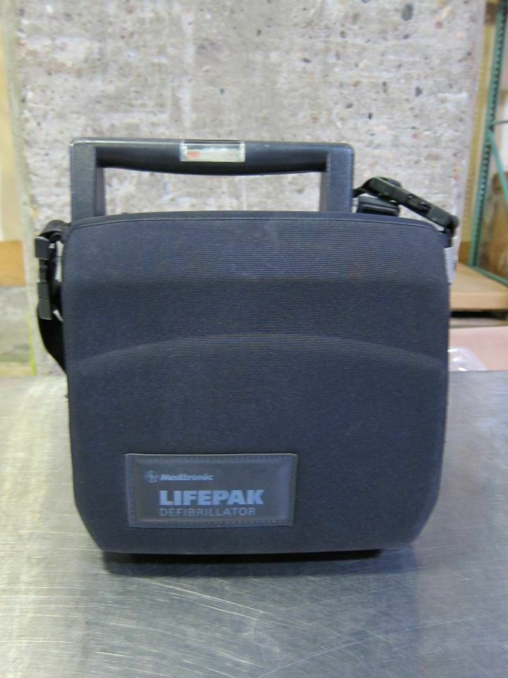 Medtronic Lifepak 500 AED In Carrying Case 3011790-001520 (641DM) DIAGNOSTIC ULTRASOUND MACHINES FOR SALE