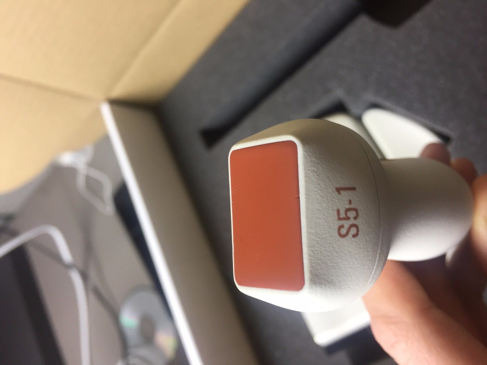 hand holding probe