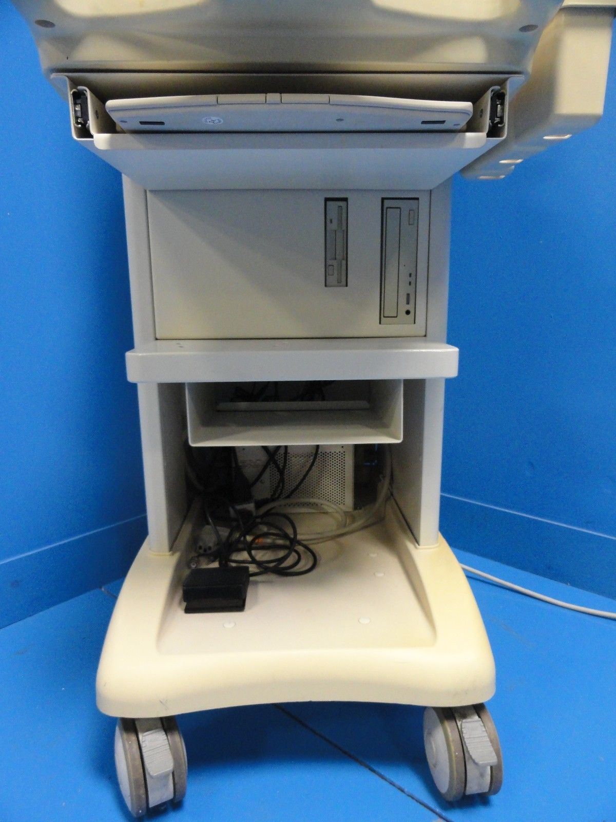 Toshiba Just Vision 400 SSA-325A Diagnosic Vet Ultrasound W/ Computer & Monitor DIAGNOSTIC ULTRASOUND MACHINES FOR SALE