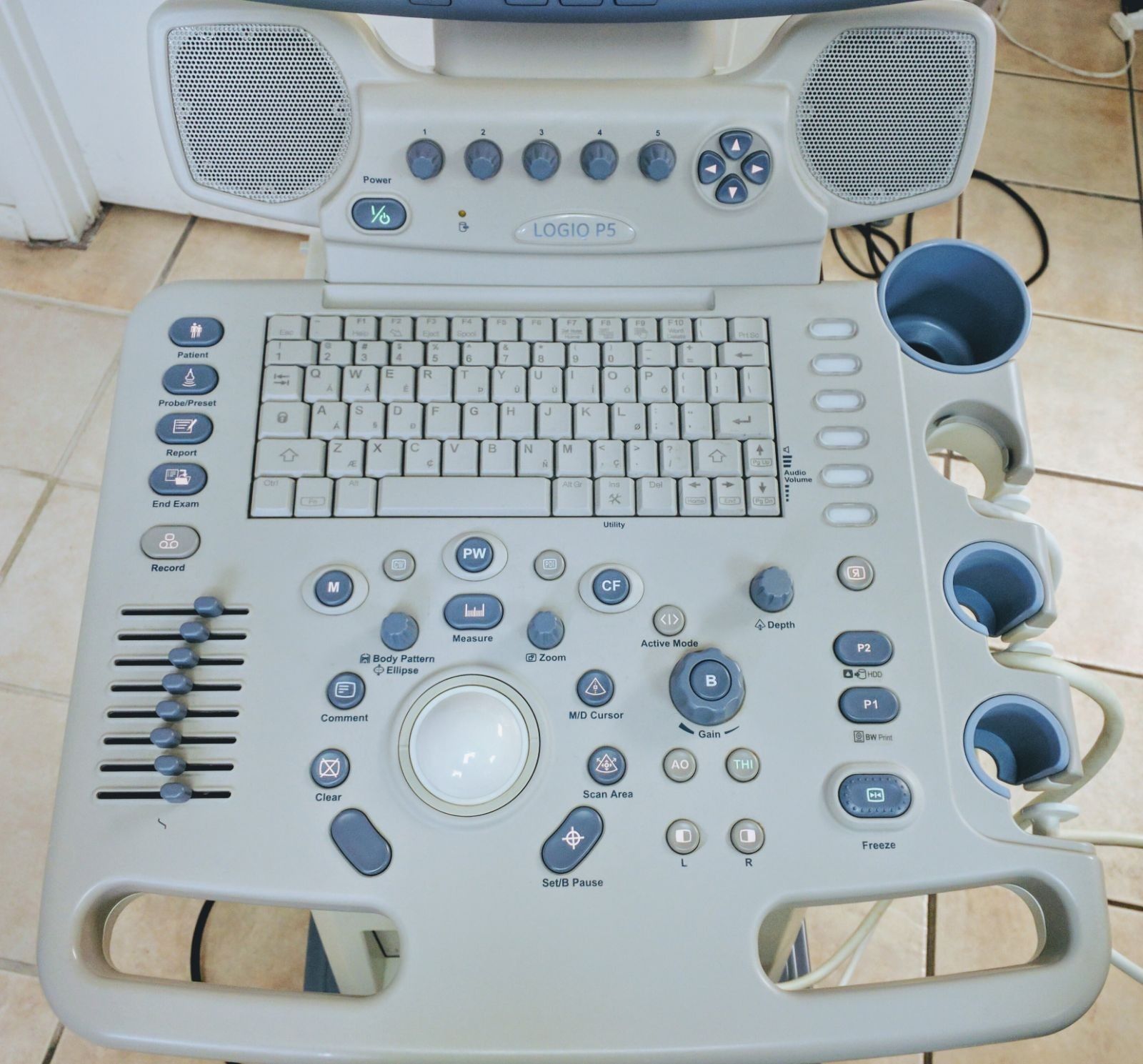GE LOGIQ P5 2007 ULTRASOUND SYSTEM W/3 PROBES 4C CONVEX & 9L LINEAR & E8C TRANSV DIAGNOSTIC ULTRASOUND MACHINES FOR SALE