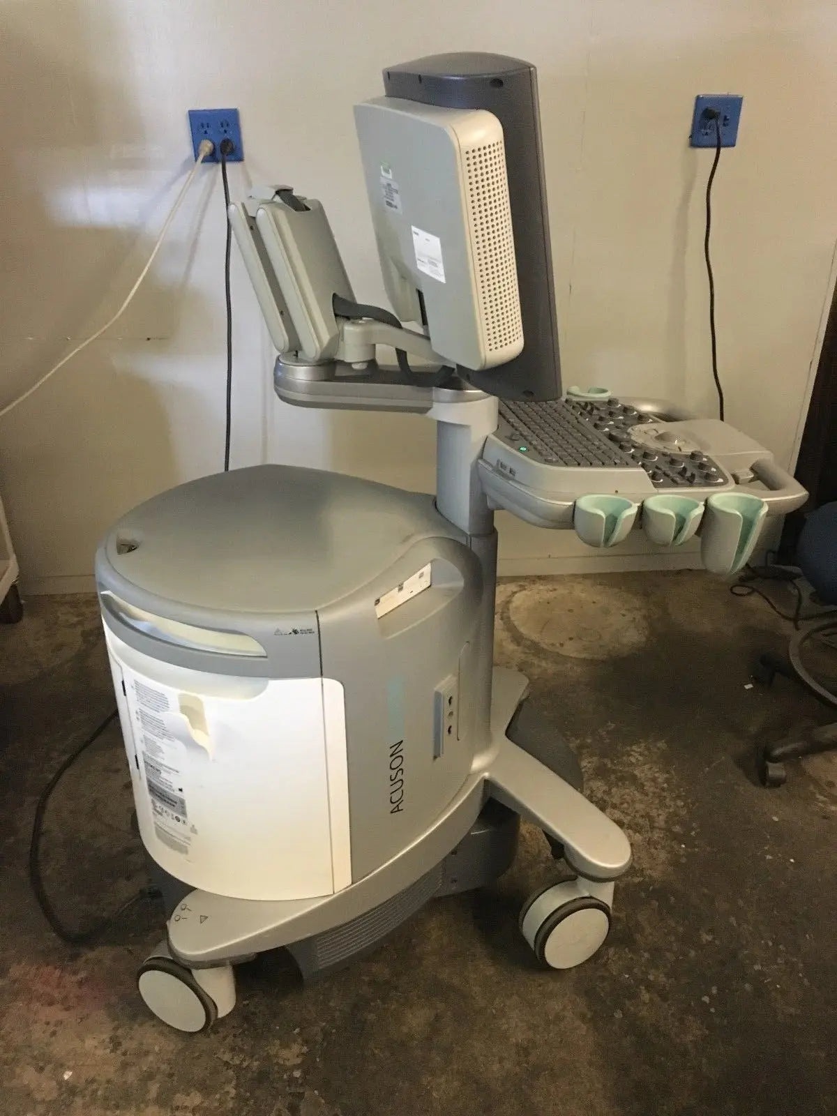 Siemens Acuson S2000 Ultrasound System DIAGNOSTIC ULTRASOUND MACHINES FOR SALE