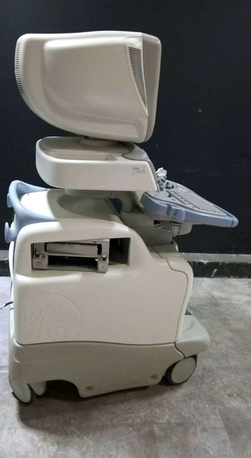 GE LOGIQ 9 ULTRASOUND MACHINE WITH 3 PROBES (M12L, E8C, 9L) 2005 DIAGNOSTIC ULTRASOUND MACHINES FOR SALE