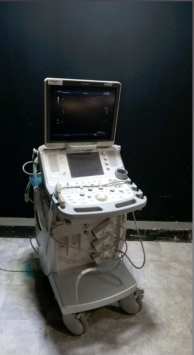 TOSHIBA APLIO MX ULTRASOUND MACHINE WITH 3 PROBES (6C1, 11L4, PLT-805AT) DIAGNOSTIC ULTRASOUND MACHINES FOR SALE